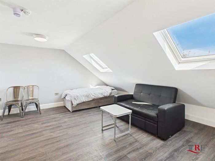 1 Bedroom Flat To Rent In Linacre Road, London, NW2