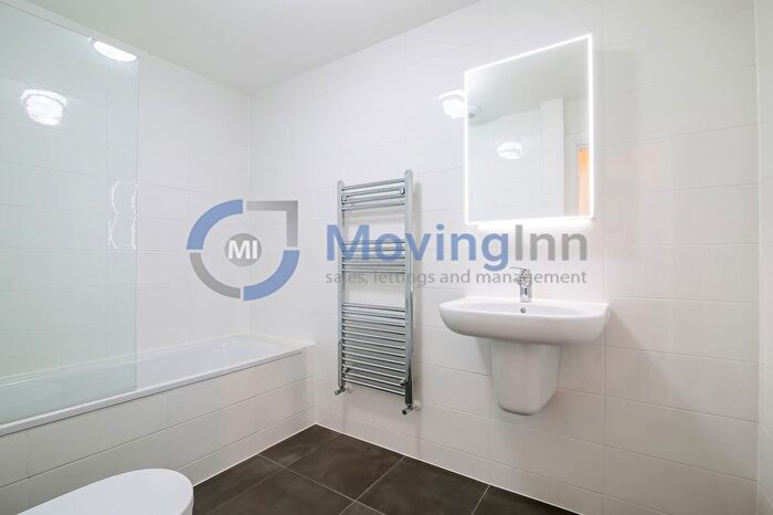 2 Bedroom Flat To Rent In Birdhurst Road, South Croydon, Surrey, CR2