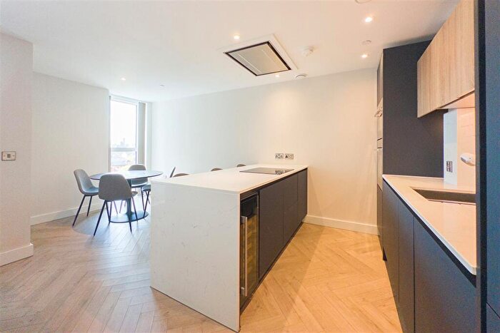 2 Bedroom Apartment To Rent In Castle Wharf, M15