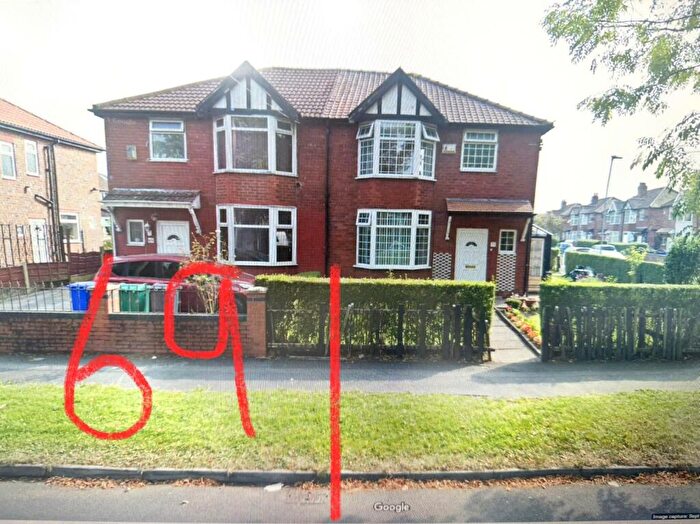 3 Bedroom Semi-Detached House To Rent In Old Hall Lane, M13