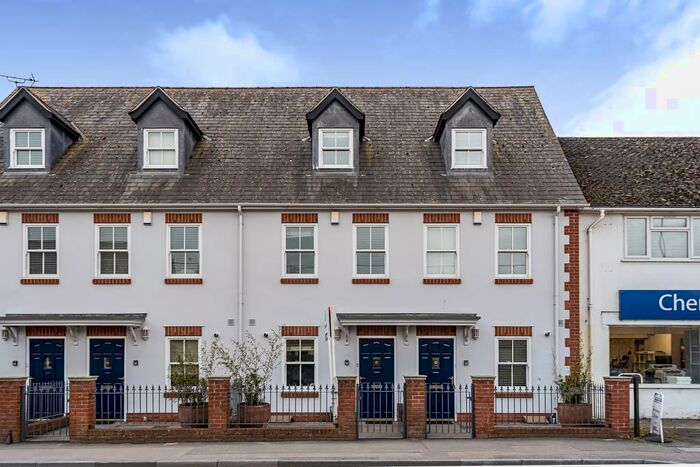 3 Bedroom Terraced House To Rent In Banbury Road, Kidlington, OX5