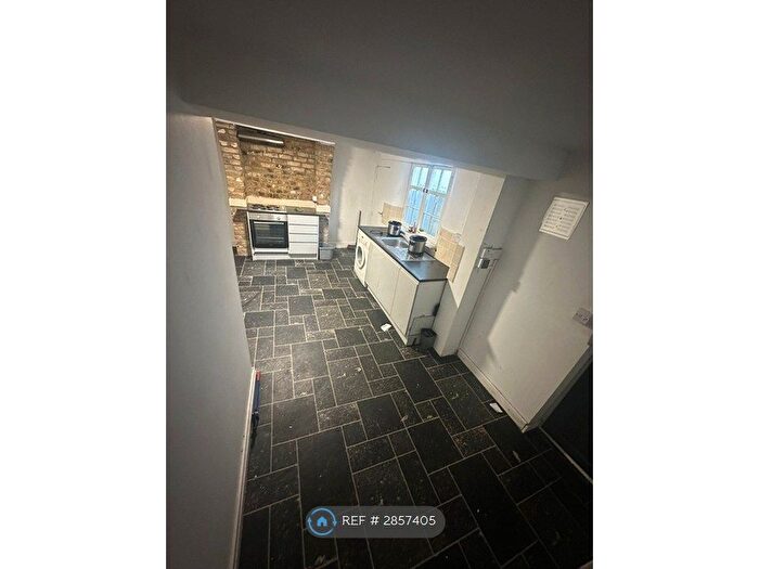 1 Bedroom Flat To Rent In Montague Road, Uxbridge, UB8