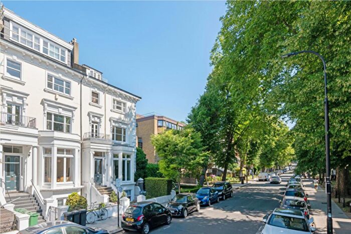 2 Bedroom Flat For Sale In Belsize Avenue, London, NW3