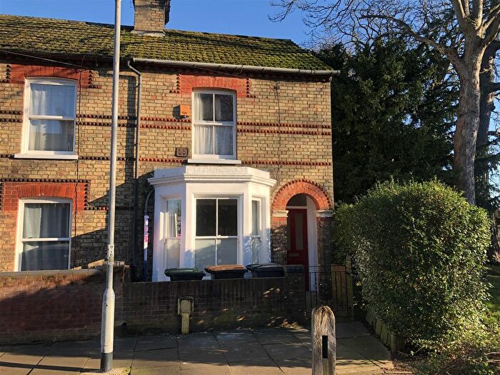 3 Bedroom End Of Terrace House To Rent In Howbury Street, Bedford, MK40