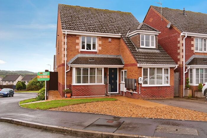 4 Bedroom Detached House For Sale In Swn Yr Aderyn, Kenfig Hill, Bridgend, CF33