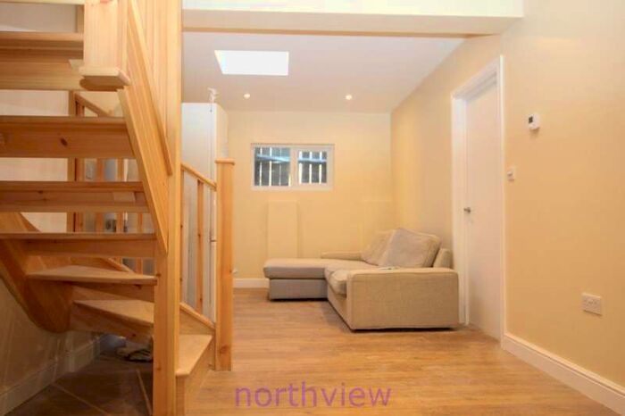 1 Bedroom Flat To Rent In Holloway Road, Holloway, N19