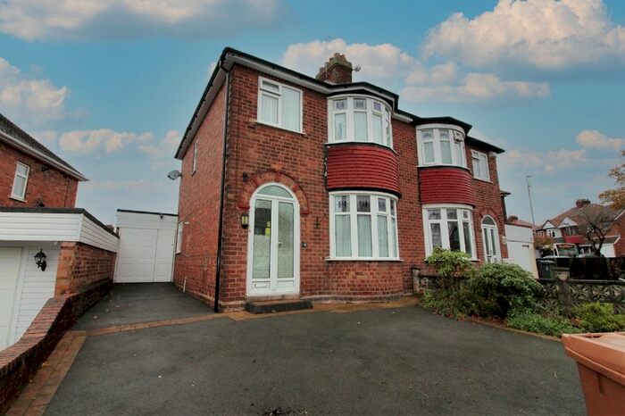 3 Bedroom Semi-Detached House To Rent In Devon Road, Willenhall, WV13