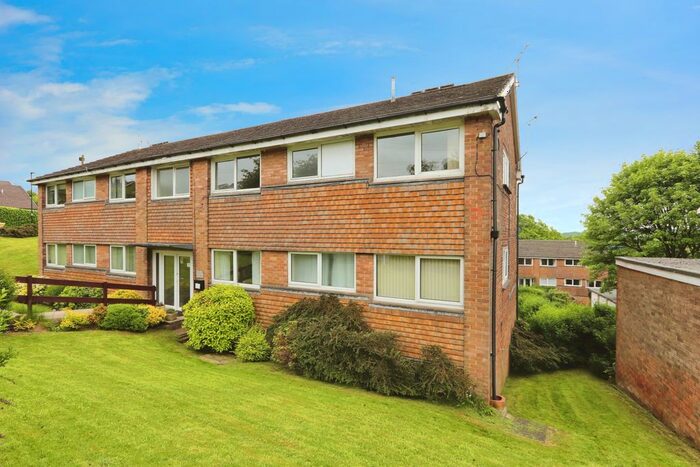 2 Bedroom Flat For Sale In Hallamshire Road, Sheffield, South Yorkshire, S10