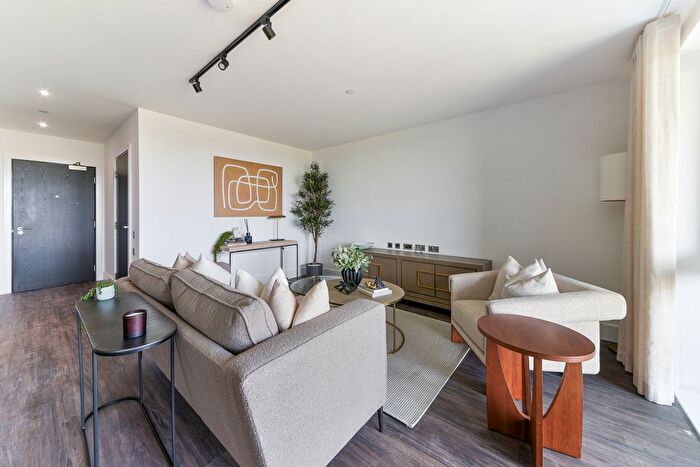 1 Bedroom Flat To Rent In Mitre Yard, Scrubs Lane, London, NW10