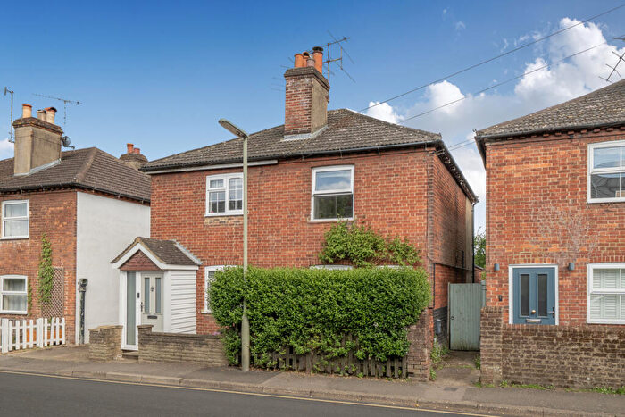 2 Bedroom Semi Detached House For Sale In Summers Road, Farncombe, Godalming, GU7
