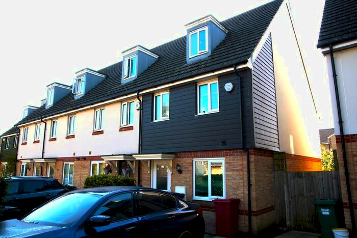 4 Bedroom Terraced House To Rent In Maplin Park, Langley, SL3