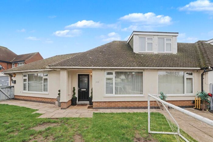 3 Bedroom Detached Bungalow For Sale In Musters Road, West Bridgford, Nottingham, NG2