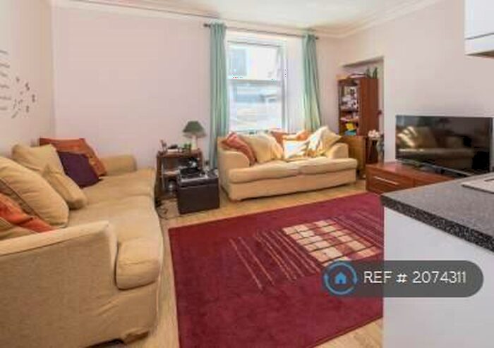1 Bedroom Flat To Rent In Rose Bank Place, Aberdeen, AB11