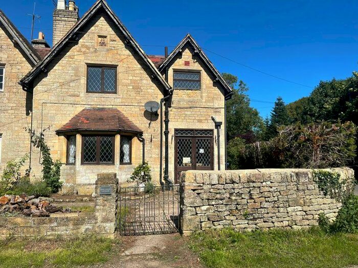 3 Bedroom Semi-Detached House For Sale In Green Lane, Chipping Norton - Ref: Lf, OX7