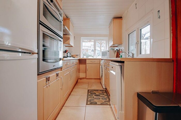 2 Bedroom Terraced House For Sale In Oxhey Avenue, Watford, WD19