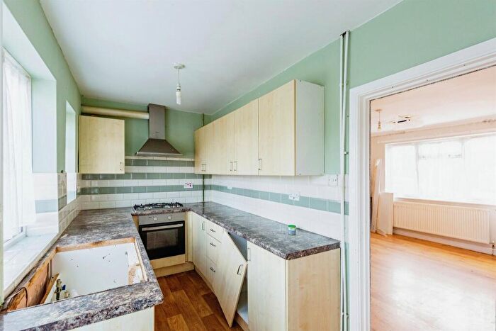 2 Bedroom Terraced House For Sale In Gladstone Road, Northampton, NN5