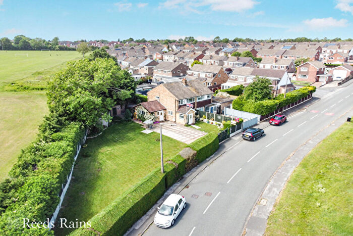 3 Bedroom Semi-Detached House For Sale In The Chase, Aston, Sheffield, South Yorkshire, S26