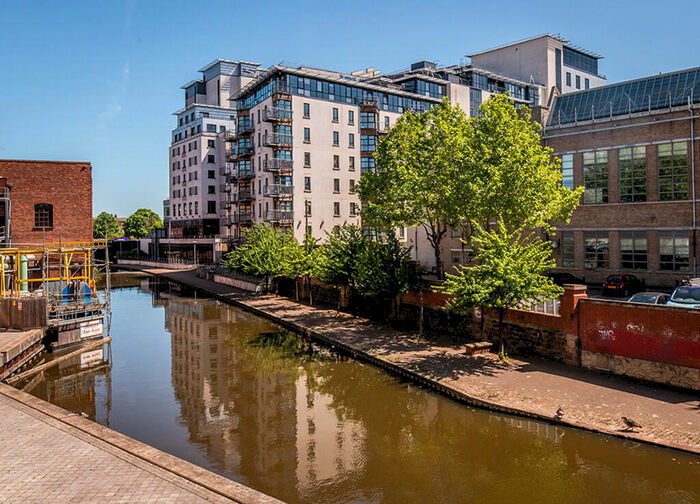1 Bedroom Apartment For Sale In Waterfront Plaza, Station Street, Nottingham, NG2
