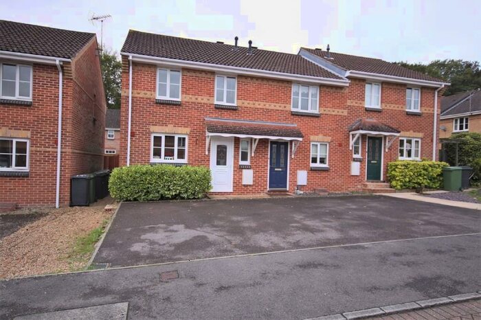 3 Bedroom End Of Terrace House To Rent In Lovage Road, Whiteley, PO15