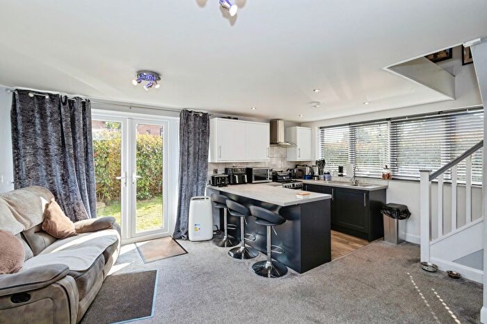 4 Bedroom Detached House For Sale In Restawyle Avenue, Hayling Island, PO11