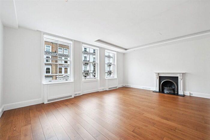 3 Bedroom Flat To Rent In Queen's Gate Place, South Kensington, London, SW7