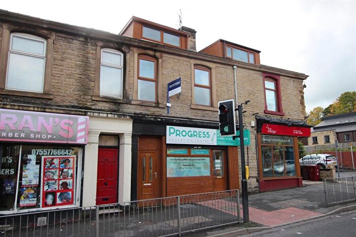 3 Bedroom Flat To Rent In Blackburn Road, Darwen, BB3