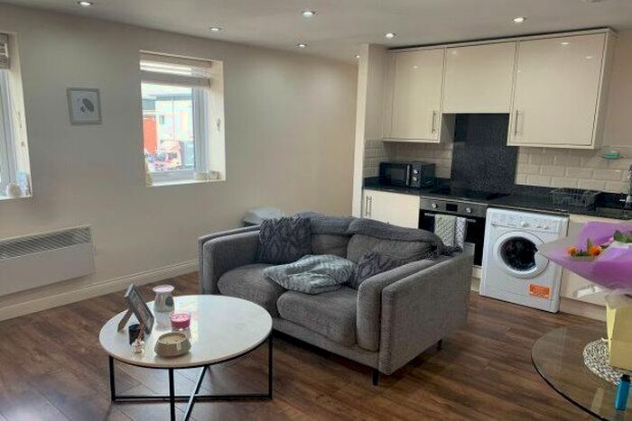 1 Bedroom Flat To Rent In Brunswick Court, Leeds, LS2