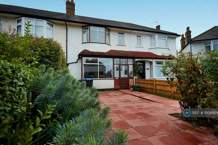 4 Bedroom Terraced House To Rent In Woodland Way, Mitcham, CR4