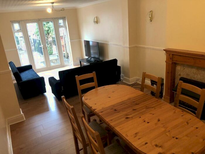 6 Bedroom House To Rent In Arnesby Road, Lenton, Nottingham, Nottinghamshire, NG7