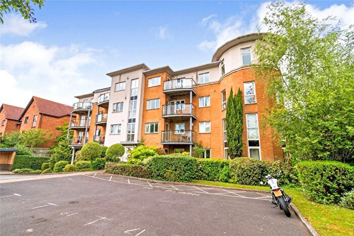 2 Bedroom Flat For Sale In Hill Lane, Southampton, Hampshire, SO15