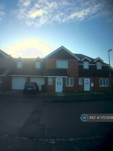 3 Bedroom Terraced House To Rent In Tower Road, Liphook, GU30