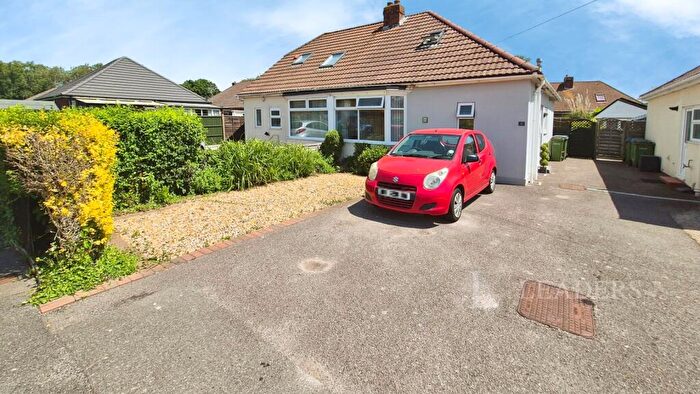 2 Bedroom Bungalow For Sale In Bayly Avenue, Portchester, Fareham, PO16
