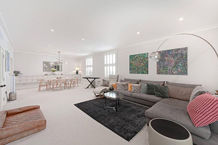 3 Bedroom Mews To Rent In Queensberry Mews West, South Kensington, London, SW7