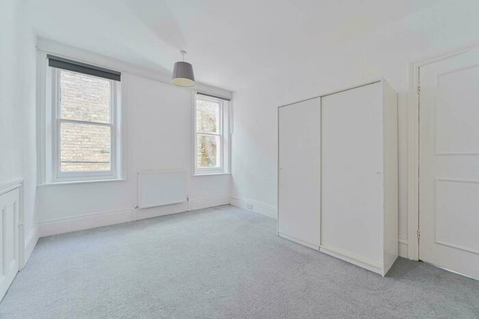 2 Bedroom Flat To Rent In Blyth Road, Bromley, BR1