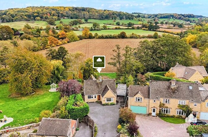 3 Bedroom Detached Bungalow For Sale In Broadway Road, Winchcombe, GL54