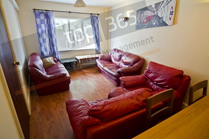 6 Bedroom Terraced House To Rent In £pppw Excl Bills Bed On Rolleston Drive, NG7