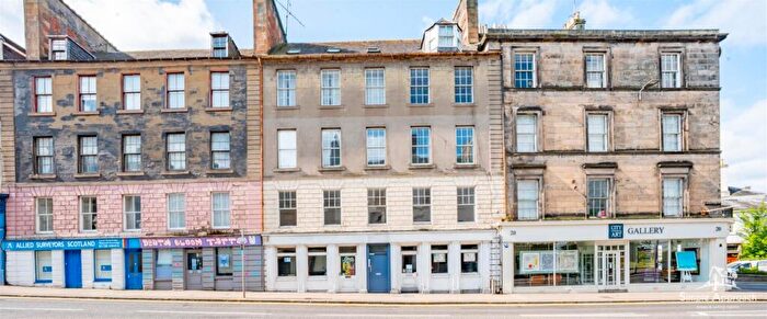 3 Bedroom Flat To Rent In Charlotte Street, Perth, Perthshire, PH1