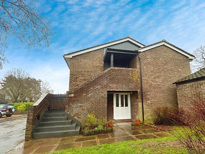 1 Bedroom Maisonette For Sale In Greenham Wood, Bracknell, Berkshire, RG12
