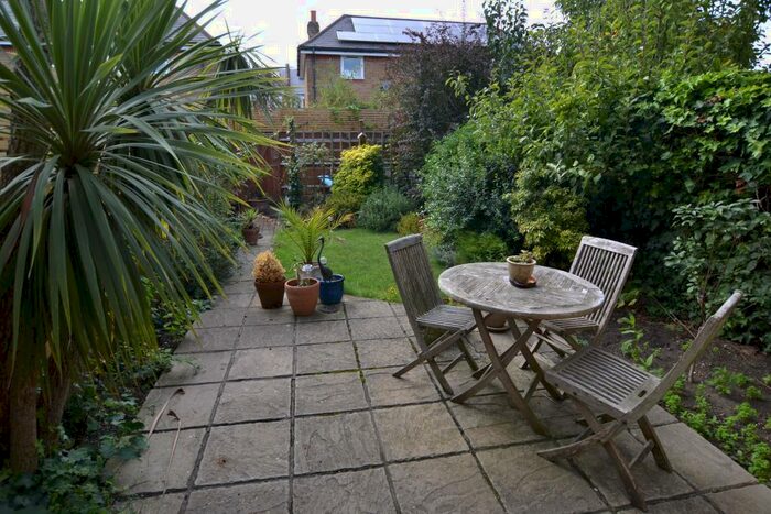 1 Bedroom Apartment To Rent In Grosvenor Avenue, East Sheen, London, SW14