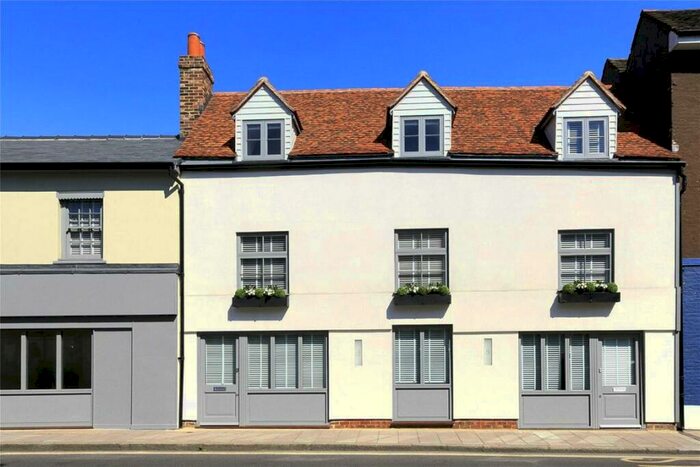 5 Bedroom House To Rent In High Street, Hampton Wick, KT1