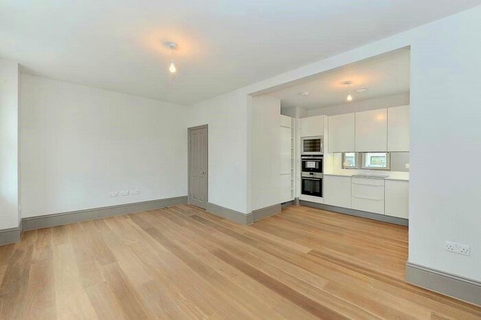 2 Bedroom Property To Rent In Goodge Street, Fitzrovia, London, W1T
