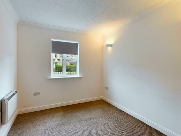 2 Bedroom Apartment To Rent In Arthurs Close, Bristol, BS16