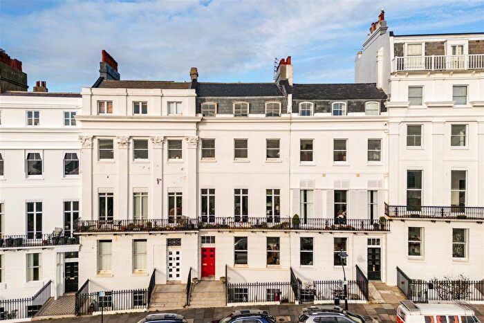 2 Bedroom Flat For Sale In Lewes Crescent, Brighton, BN2