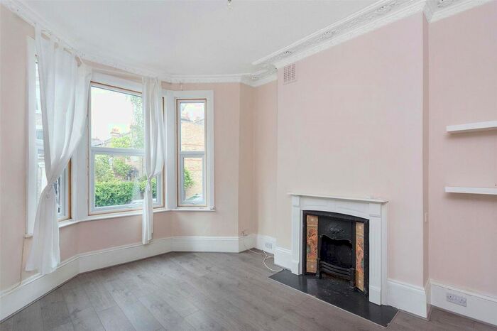 1 Bedroom Flat To Rent In Dalyell Road, London, SW9