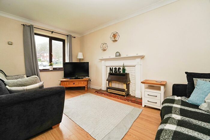2 Bedroom Detached House For Sale In Medway Road, Worcester, Worcestershire, WR5