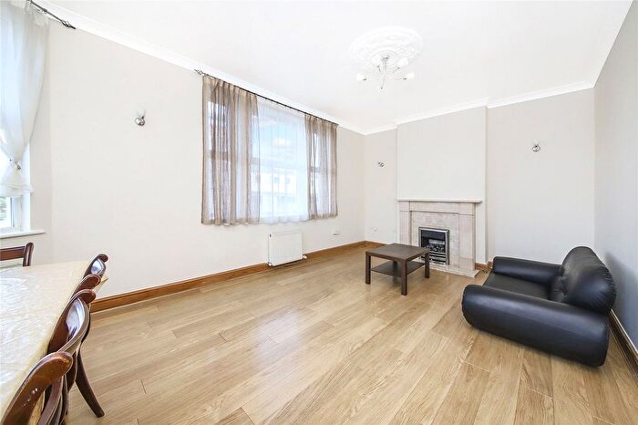 2 Bedroom Flat To Rent In Halstow Road, Greenwich, SE10