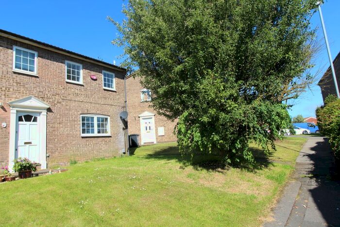 2 Bedroom Semi-Detached House To Rent In Lindsay Road, Luton, LU2