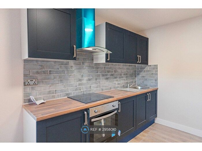 Studio To Rent In Hendon Way, London, NW2