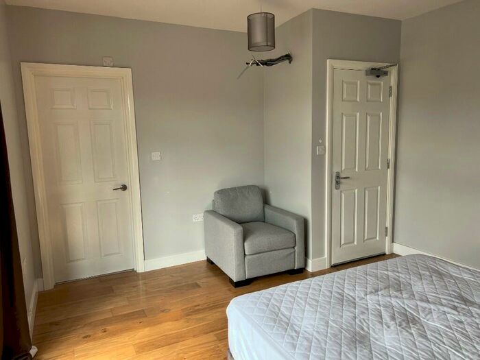 1 Bedroom House Of Multiple Occupation To Rent In Croydon Road, Wallington, Surrey, CR0