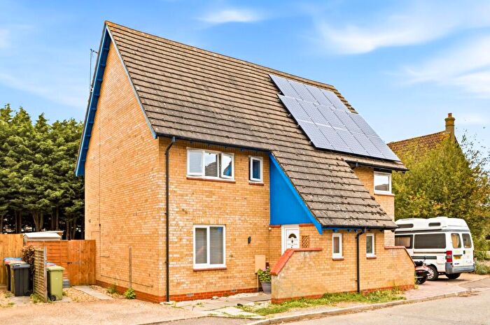 3 Bedroom Semi-Detached House For Sale In Thrupp Close, Castlethorpe, MK19